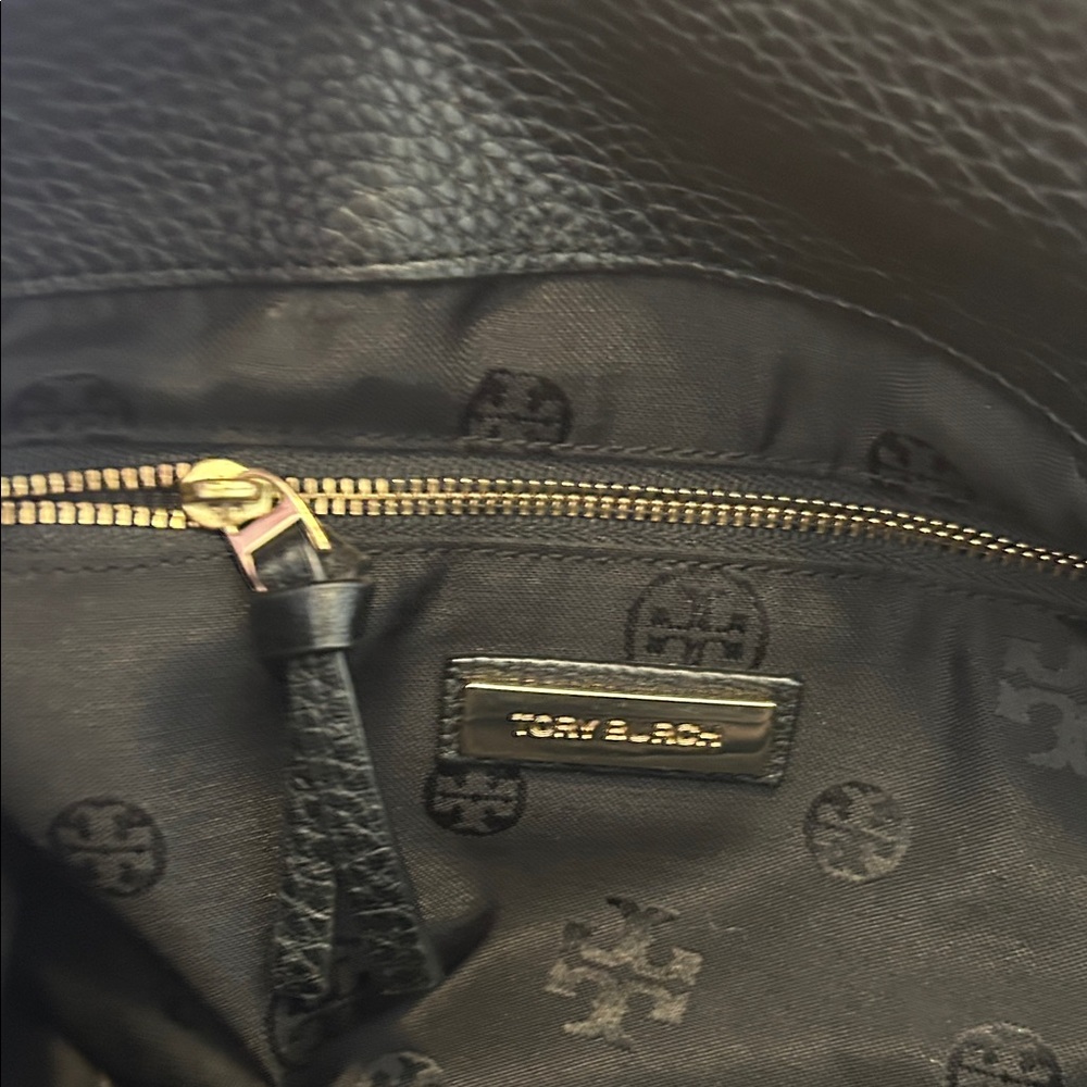 TORY BURCH TAYLOR Black Pebbled Leather Hobo Bag - Picture 10 of 14